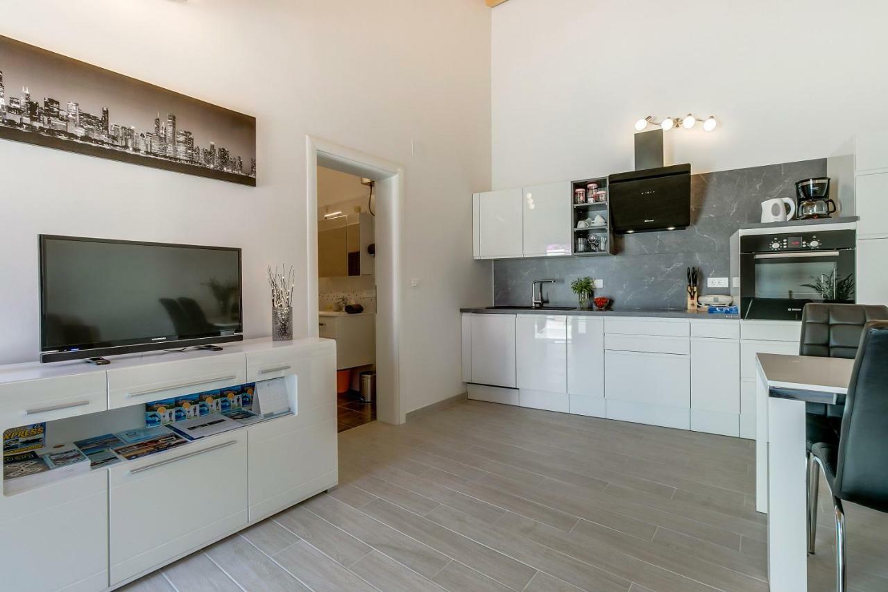 Apartments Relax Veli Lošinj Екстериор снимка