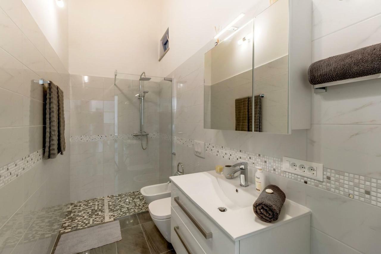 Apartments Relax Veli Lošinj Екстериор снимка